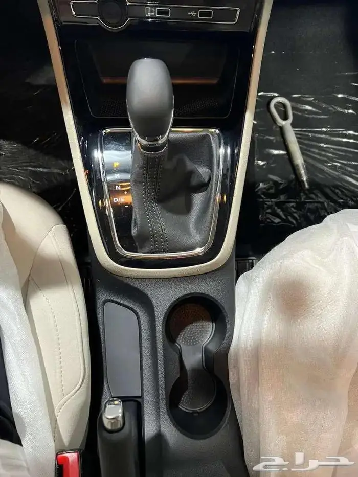 ام جي MG5 ستاندر 2025 اصفار 12
