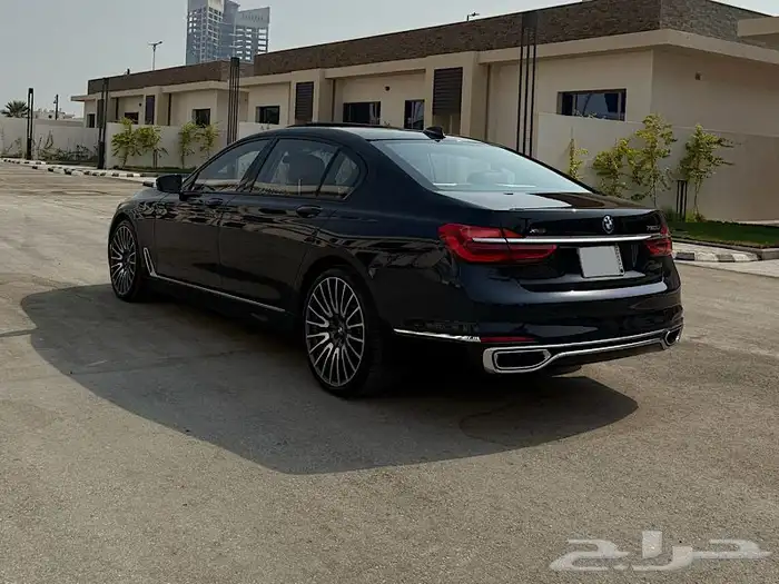 بي ام دبليو 750 فل كامل المواصفات 3