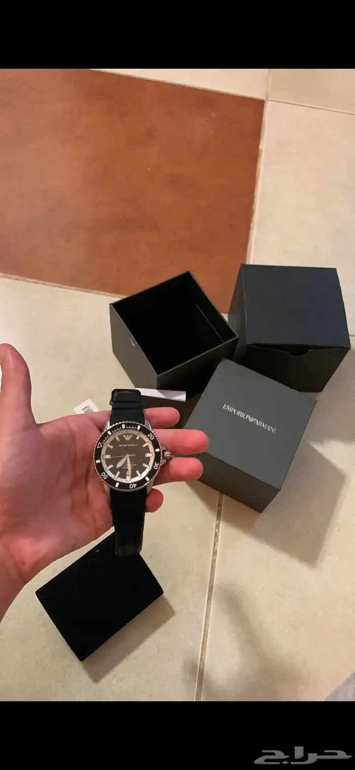 ساعة emporio armani نضيفه استخدام ايام 2