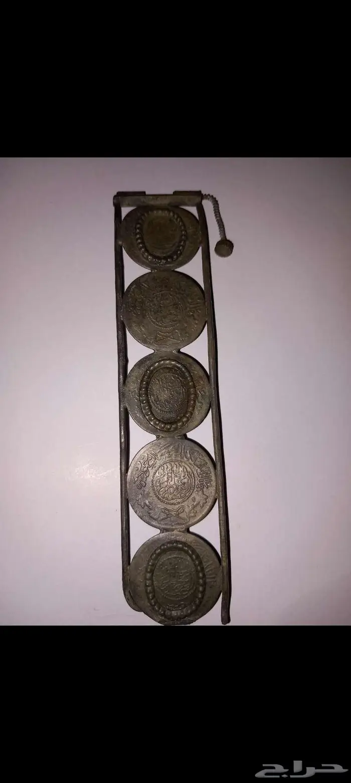 عمله اثريه جنيه قديمه من عام. 1370 1