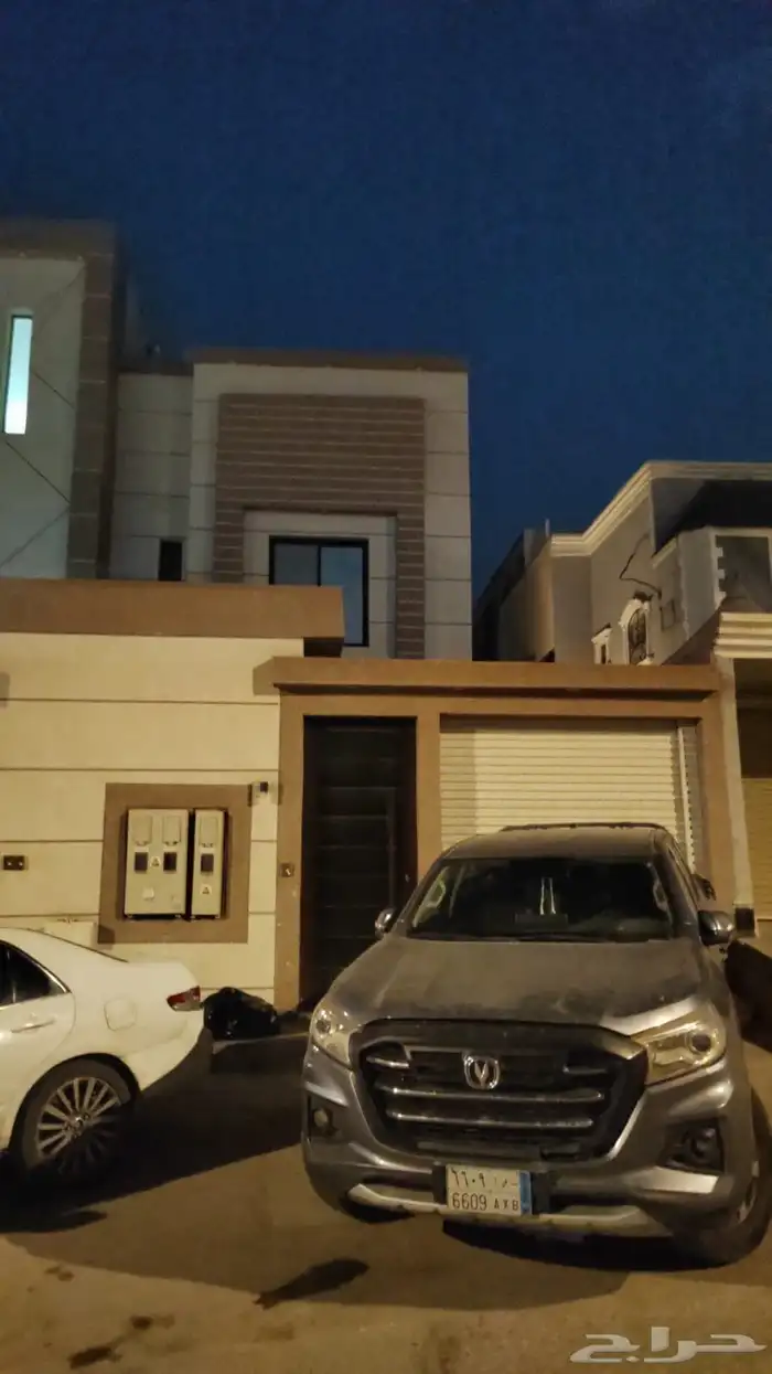 للبيع دور أرضي شبه جديد 1