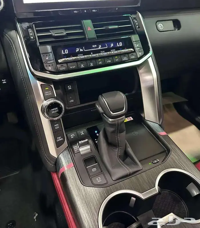 لاندكروزر جي ار اس هايبرد LC300 GRS HYBRID 2025 8