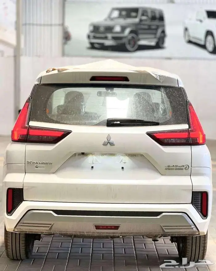ميتسوبيشي اكسباندر 2025 ابيض 4