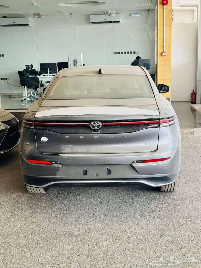 تويوتا كراون بريستيج ستاندر 2026 بقسط يبدأ من 1980 3