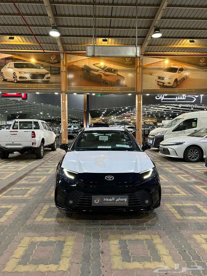 تويوتا كامري E بنزين 2025 كاش وبنك 2