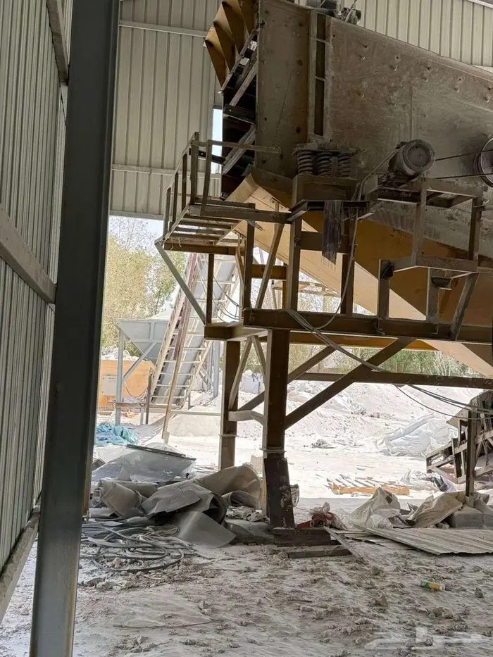 للبيع مصنع لفرز وتعبئة الرمل السيليكا بطريق الخرج 9