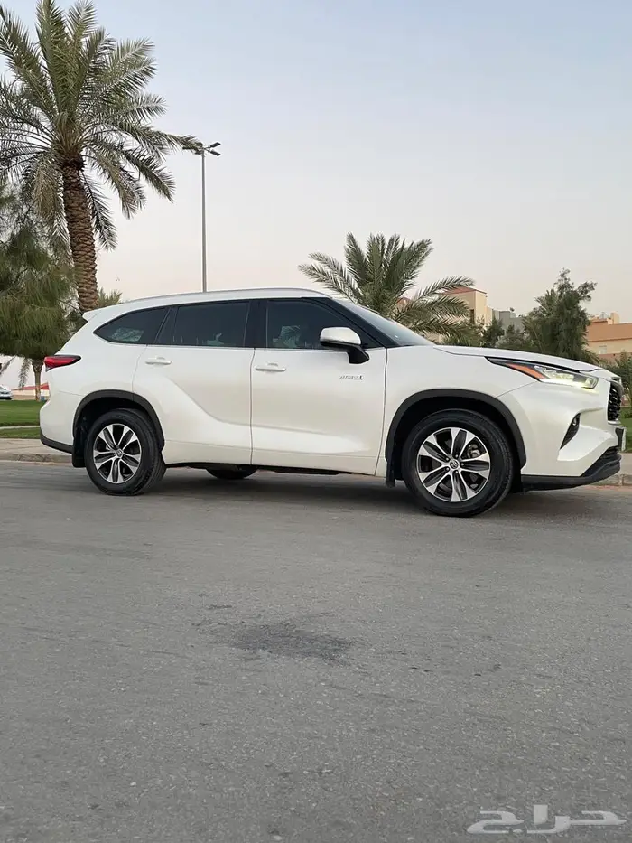 تويوتا هايلاندر 18