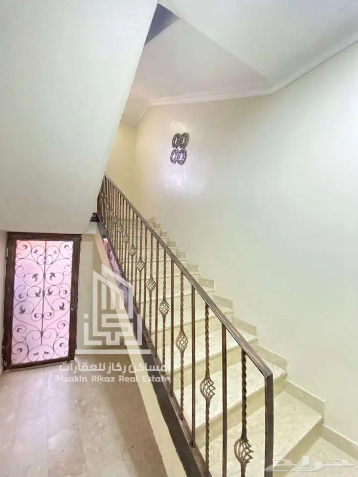 فيلا دبلكس بتصميم راق دورين مفصولة - الفيحاء 2