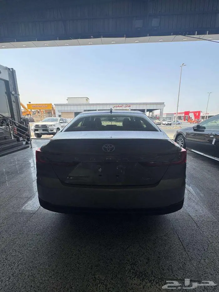تويوتا كامرى lE هايبرد 2500 cc رمادى موديل 2025 3