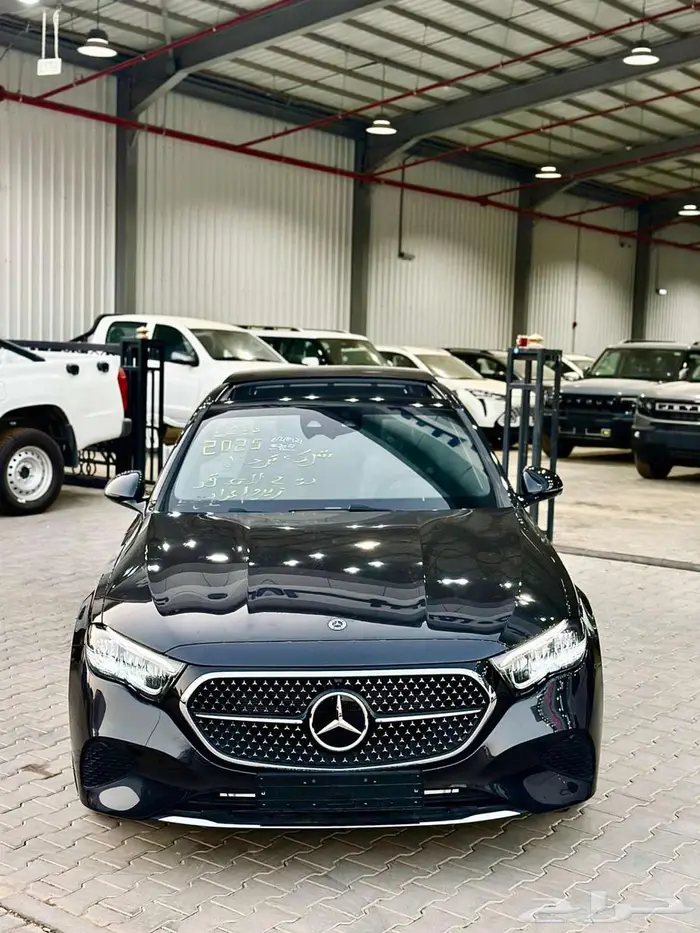 مرسيدس E 200 موديل 2025 اصفار كاش وتقسيط 2