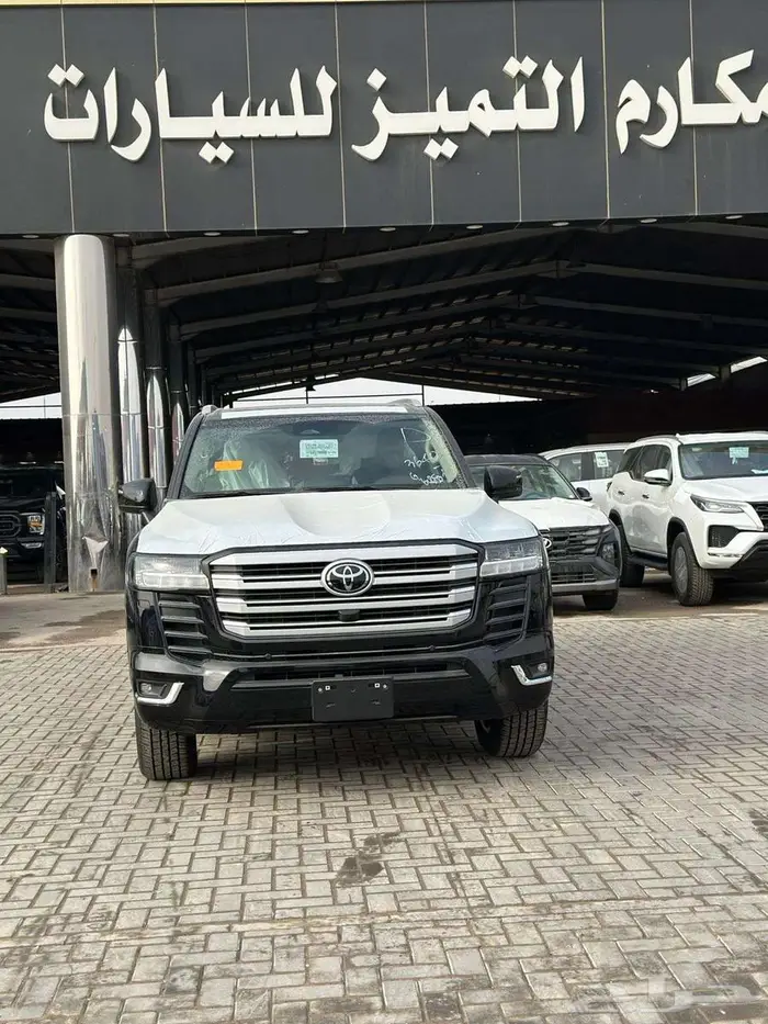 تويوتا لاندكروزر GXR L3 بنزين سعودي 2025 اسود 2