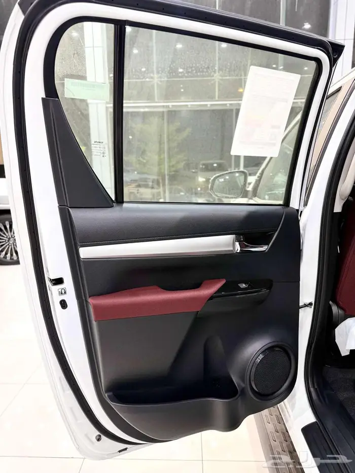 تويوتا هايلوكس ( S-GLX ) بنزين موديل 2025 أقل الأسعار 20