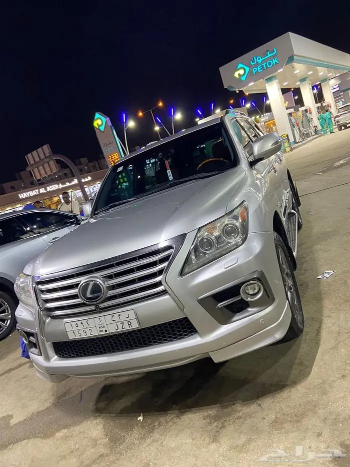لكزس LX 2015 1