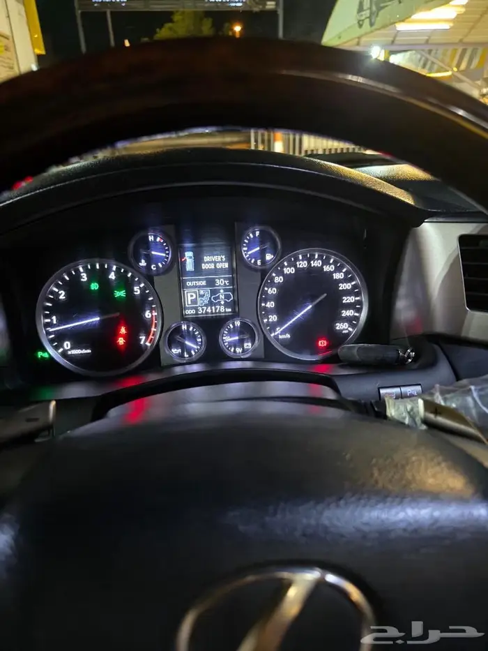 جيب لكزس 2015 LX 570 DD 5