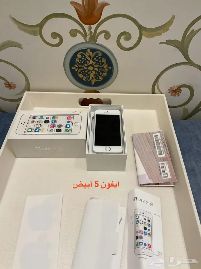 للبيع (3) أجهزة ايفون - اثنين SE   أيفون 5 مخزن 6
