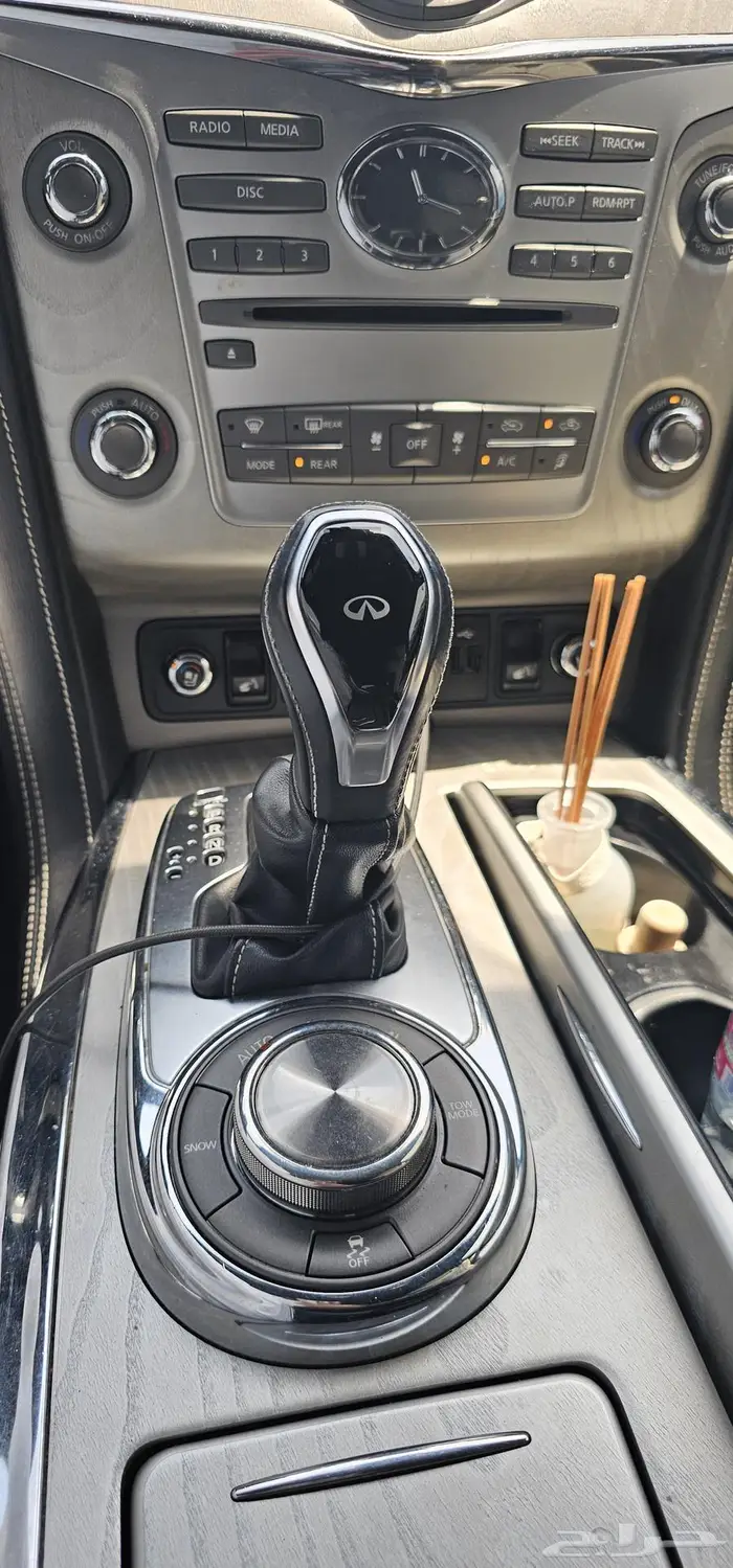 جيب نيسان انفينتي QX80 ليمتيد 1