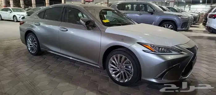 لكزس اي اس 350 الموديل 2025 1