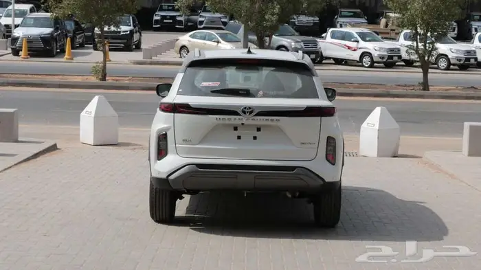 تويوتا اوربان كروزور استندر وفل كامل كاش وبالتقسيط 8