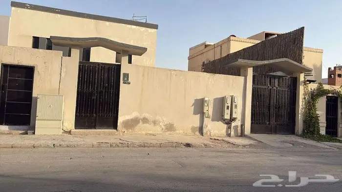 للبيع فيلا بحي الملز 0