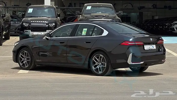 2025 بي ام دبليو 520i خليجي اصفار مع ضمان الوكيل 4