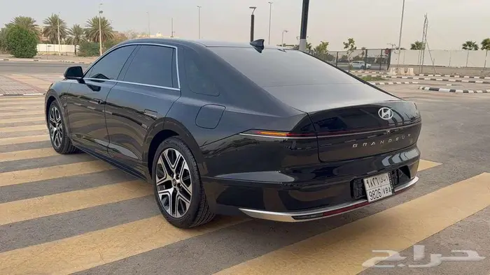 هيونداي ازيرا 2023 نظيفة جدا 6 سلندر بطاقة جمركية 4