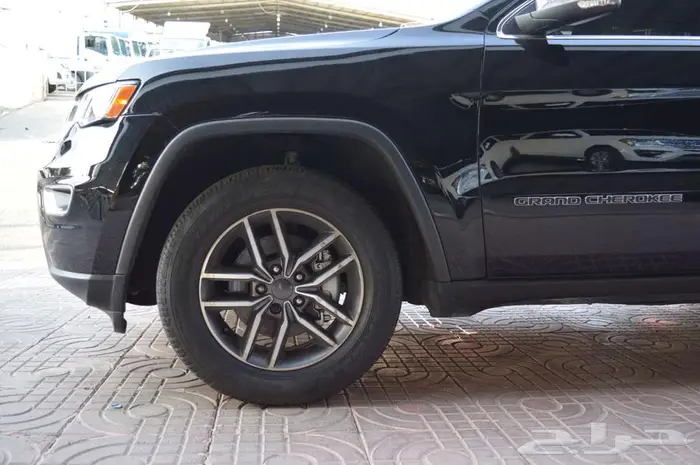 جيب جراند شيروكي لميتد 2020 بانوراما 48