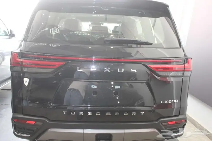 لكزس LX600 2025 بريمي داخليه احمر 4