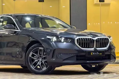 BMW 520i LAXURY 2025 رمادي غامق index