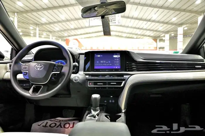 تويوتا كامري E 2025 لدى شركة عبدالمجيد الخضر 20