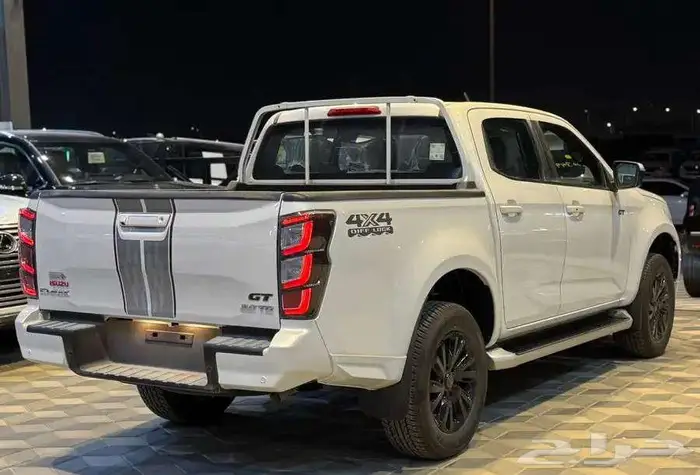 ايسوزو ديماكس GT 2025 11