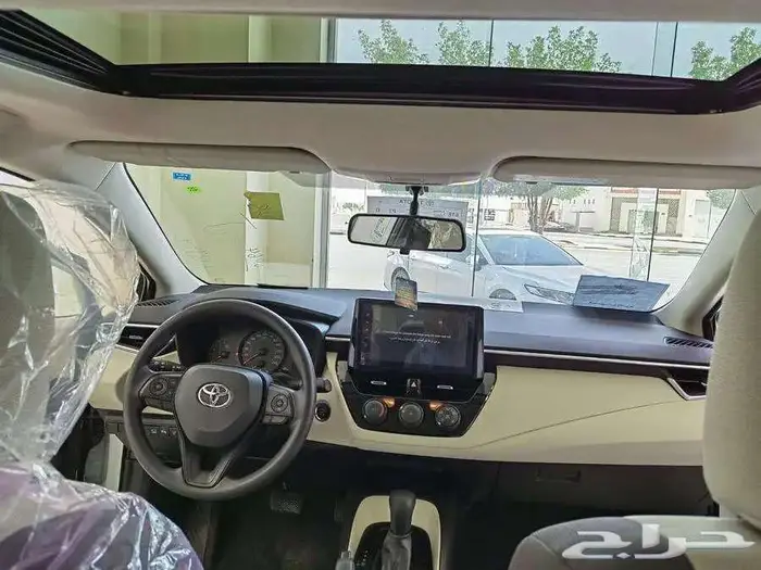 تويوتا كورلا XLI مطور فتحة سقف بنزين 2025 5