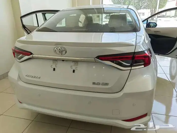 تويوتا كورلا XLI مطور فتحة سقف بنزين 2025 4