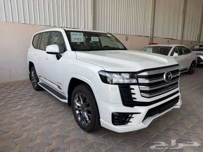 لاندكروزر جكسار L3 بنزين 2025 سعودي ممشى 5400 كم 2