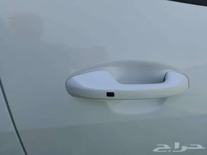 كيا كارينز GLS 2025 طاولة طعام شرائح زينون عرض اليوم الوطني 6