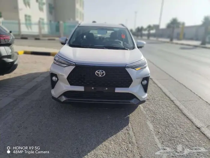 تويوتا فيلوز GLX موديل 2025م 1