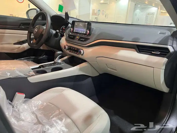 نيسان التيما استندر - نص فل SV 2025 اسود عرض خاص 3