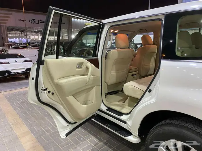 نيسان باترول LE 2016 ابيض ماشيه 225000كم 24