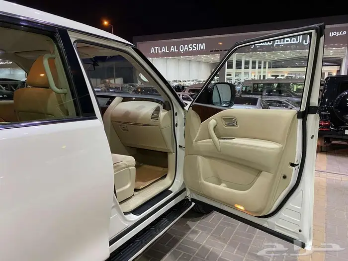 نيسان باترول LE 2016 ابيض ماشيه 225000كم 31