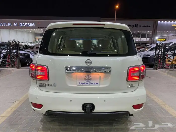 نيسان باترول LE 2016 ابيض ماشيه 225000كم 36