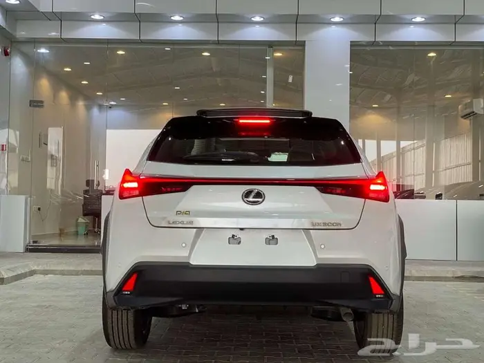 لكزس UX 300 H فل كامل هايبرد 2025 - خليجي 5