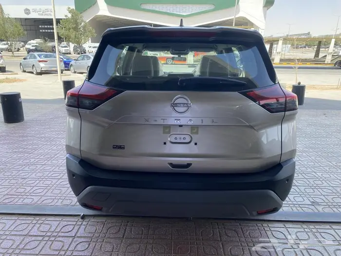 نيسان اكس-تريل 2025 استاندر بدون دبل 7