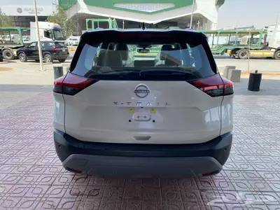 نيسان اكس تريل SV بلس 2025 جديد اصفار سعودي سقف اسود index