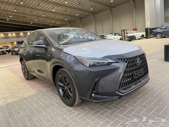 لكزس NX 350h 2025 رمادي داخلي احمر هايبرد 2