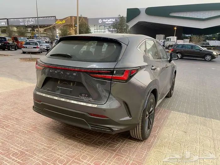 لكزس NX 350h 2025 رمادي داخلي احمر هايبرد 5