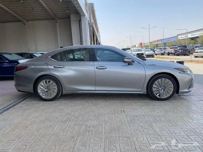 لكزس ES 350 DD فل كامل 2025 - سعودي 4