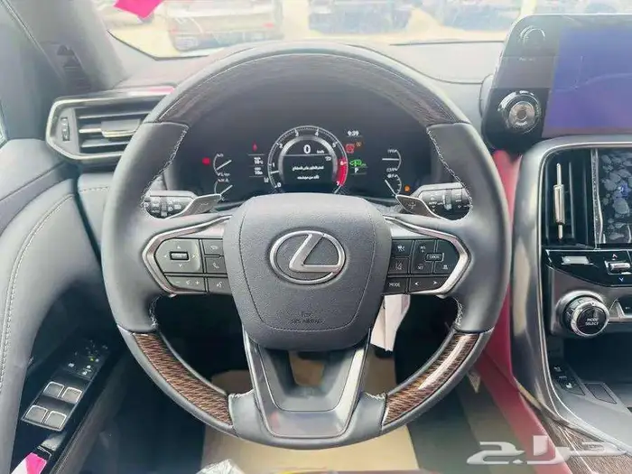 لكزس LX600 2024 بريمي كاش و بنوك 3