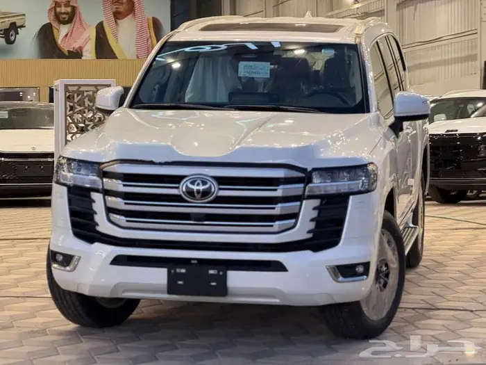 لاندكروزر GXR4 موديل 2025 بنزين انطلق بثقة في امتع تجاربك 1