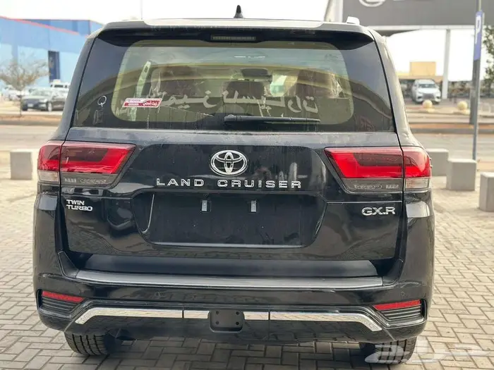 تويوتا لاندكروزر GXR L3 بنزين سعودي 2025 اسود 17