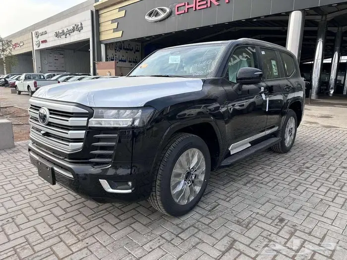 تويوتا لاندكروزر GXR L3 بنزين سعودي 2025 اسود 4