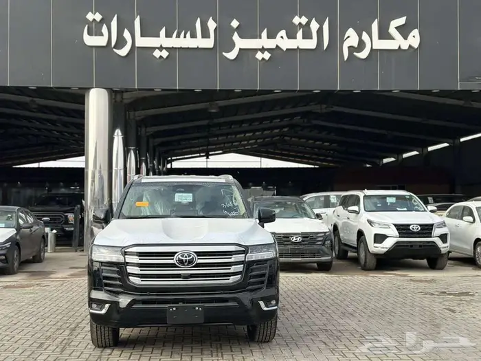 تويوتا لاندكروزر GXR L3 بنزين سعودي 2025 اسود 0